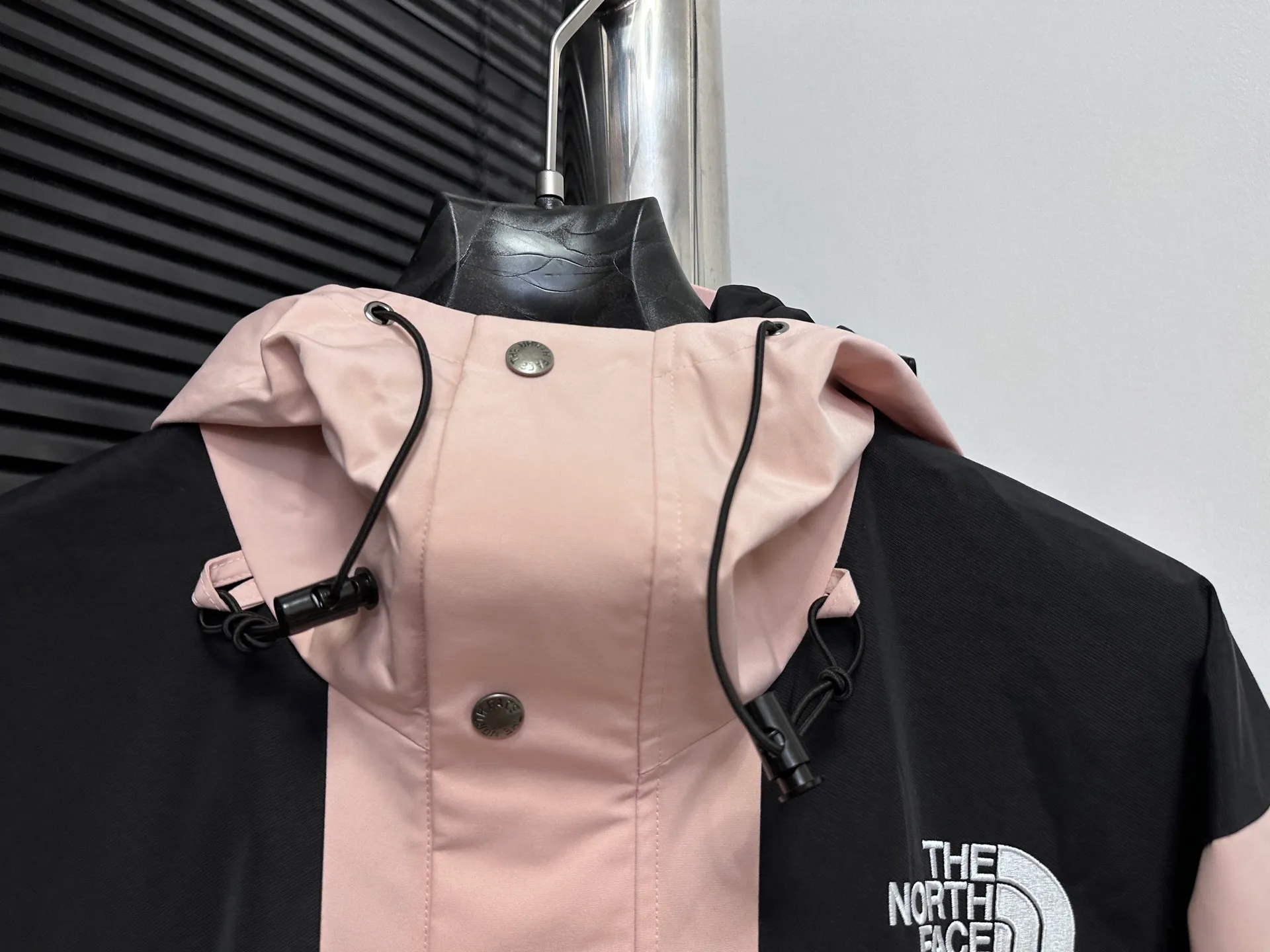 ！ 【The North Face】 1990Classic # ZP 。 ZP， 。 ✅ ISO 90（ISO 4） ✅ Gore-tex Breathable ， 。 ✅ ZP。 ， ， ✅ YKK ， 10 ， 。 ， ✅ 1990 MJ TNF 。 GT ， ， 。 ✅GT 。 ✅ 1996 ‼️ Size:XS-2XL